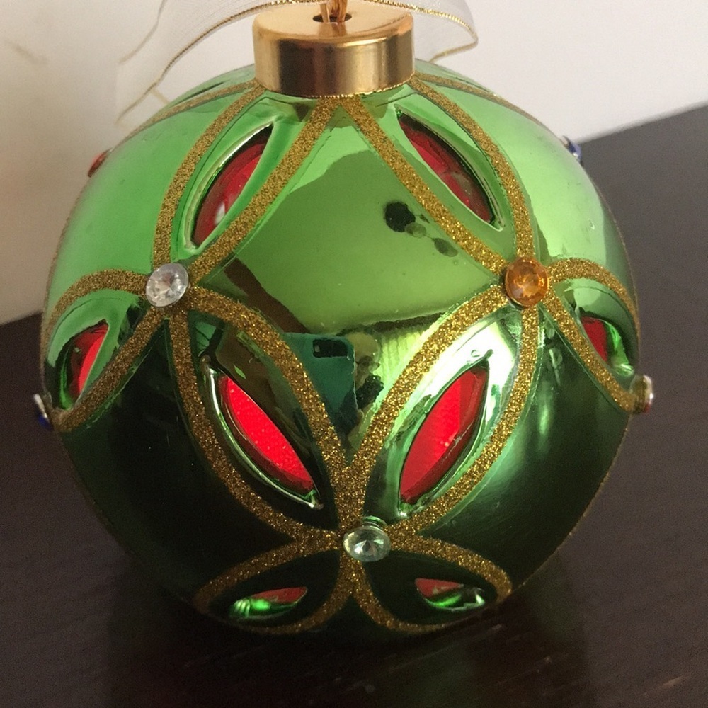 Color-changing holiday decor lighted bulb - Picture 8 of 10